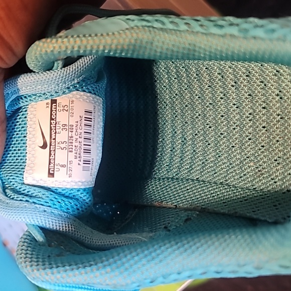 Nike Sneakers - Picture 3 of 5